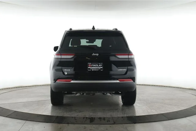 New 2026 Diamond Black Crystal Pearl-Coat Exterior Paint Jeep Limited image 9
