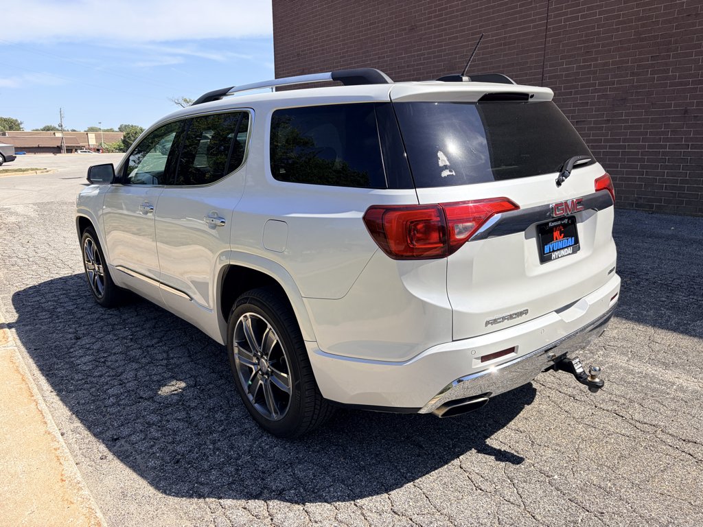 Used 2017 White Frost Tricoat GMC Denali image 3