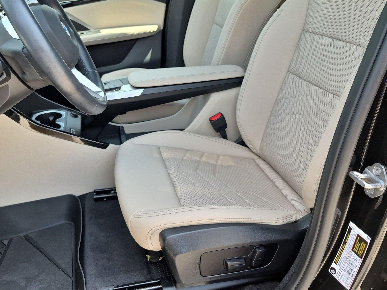 Used 2024 Black Sapphire Metallic BMW xDrive28i image 18