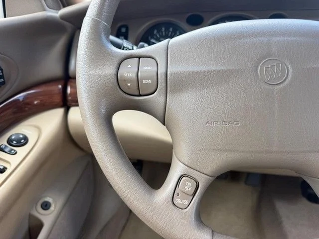 Used 2004 Beige Buick Custom image 9