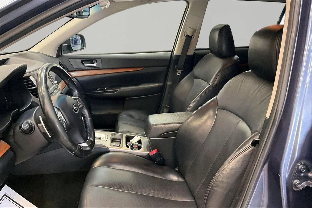 Used 2014 Twilight Blue Subaru 2.5i image 23