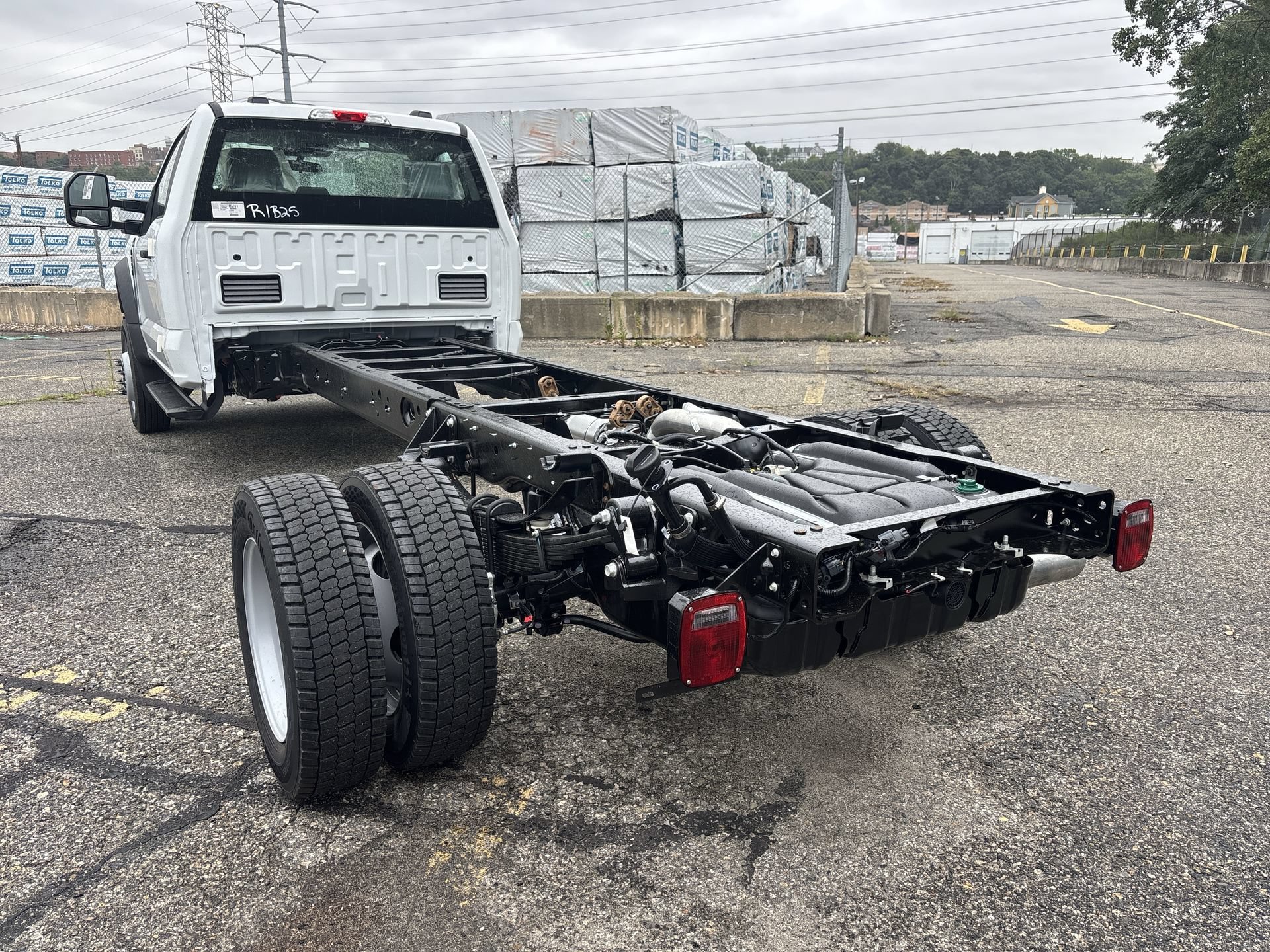 New 2026 Oxford White Ford F-550® XL image 10