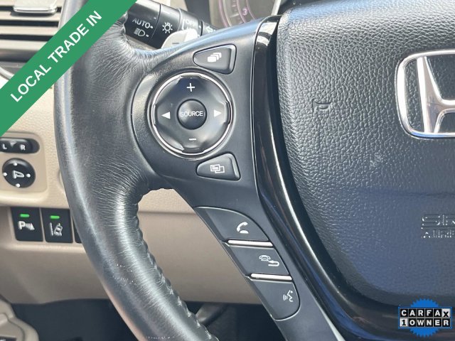 Used 2017 White Honda Touring image 30