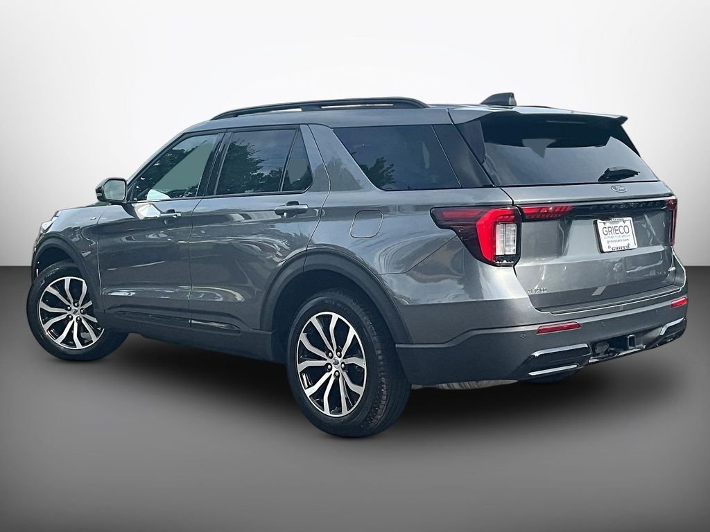 Used 2025 Gray Ford ST-Line image 5