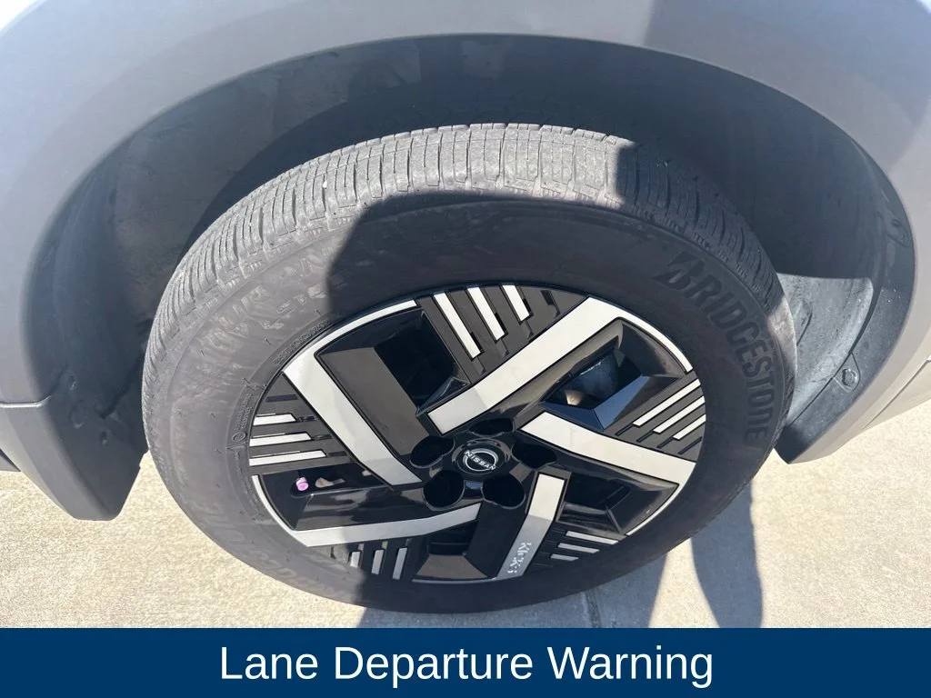 Certified Used 2025 Fresh Powder Nissan SV image 10