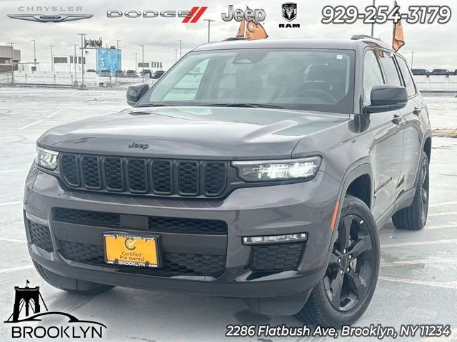 Used 2024 Gray Jeep Limited image 1