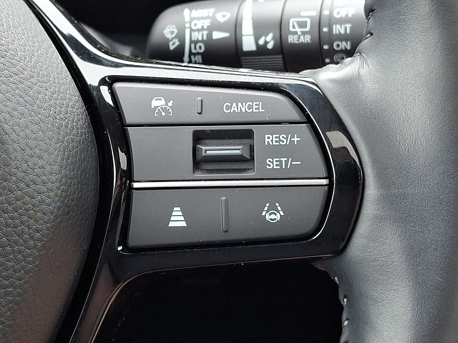 Used 2024 Red Honda EX-L image 21