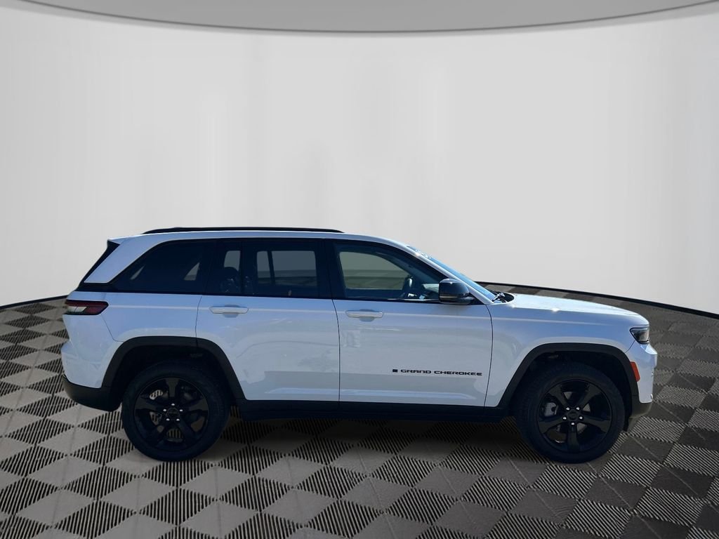 Used 2023 White Jeep Limited image 6