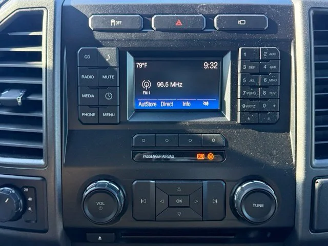 Used 2018 White Ford XL image 17
