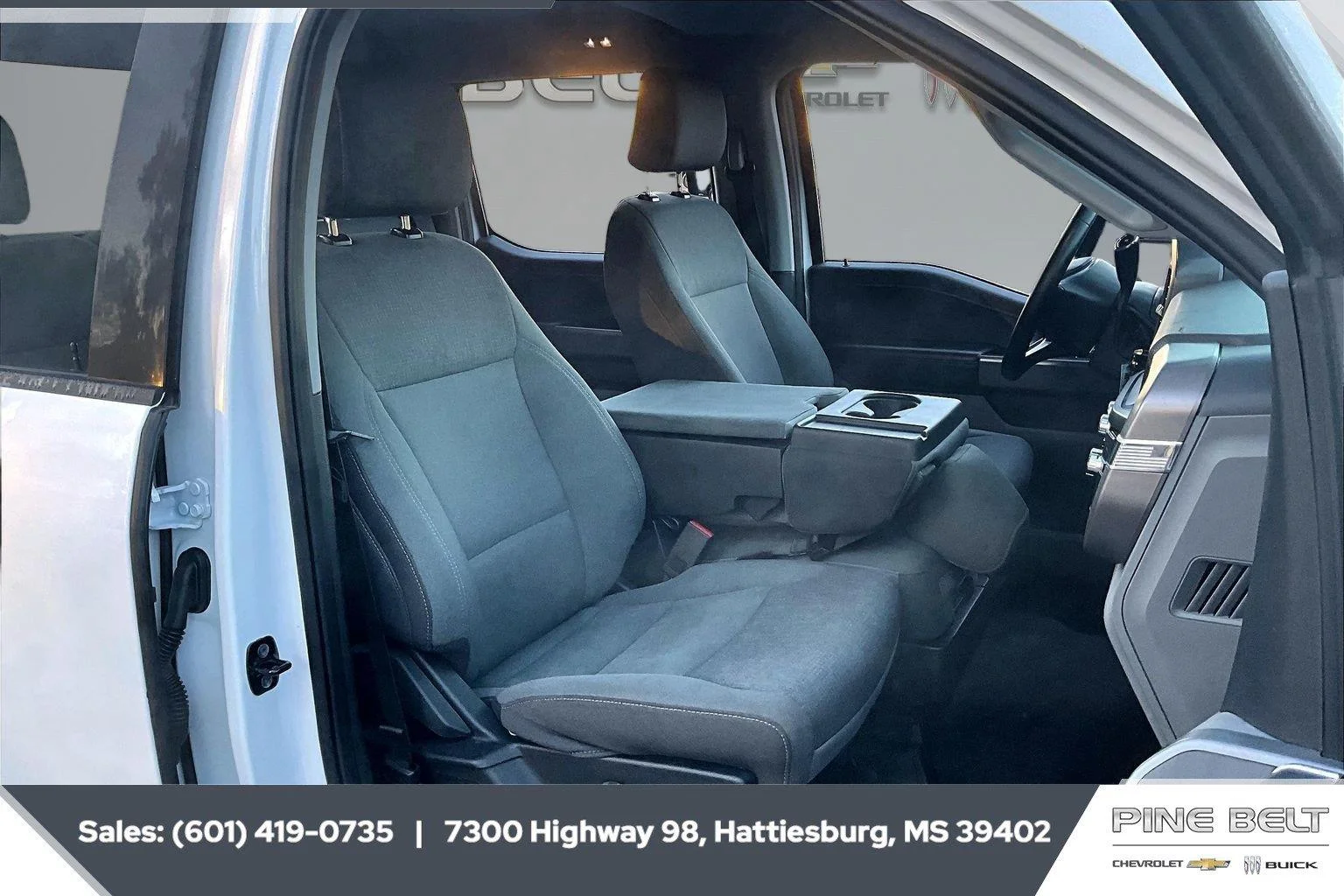 Used 2025 Oxford White Ford XLT image 7