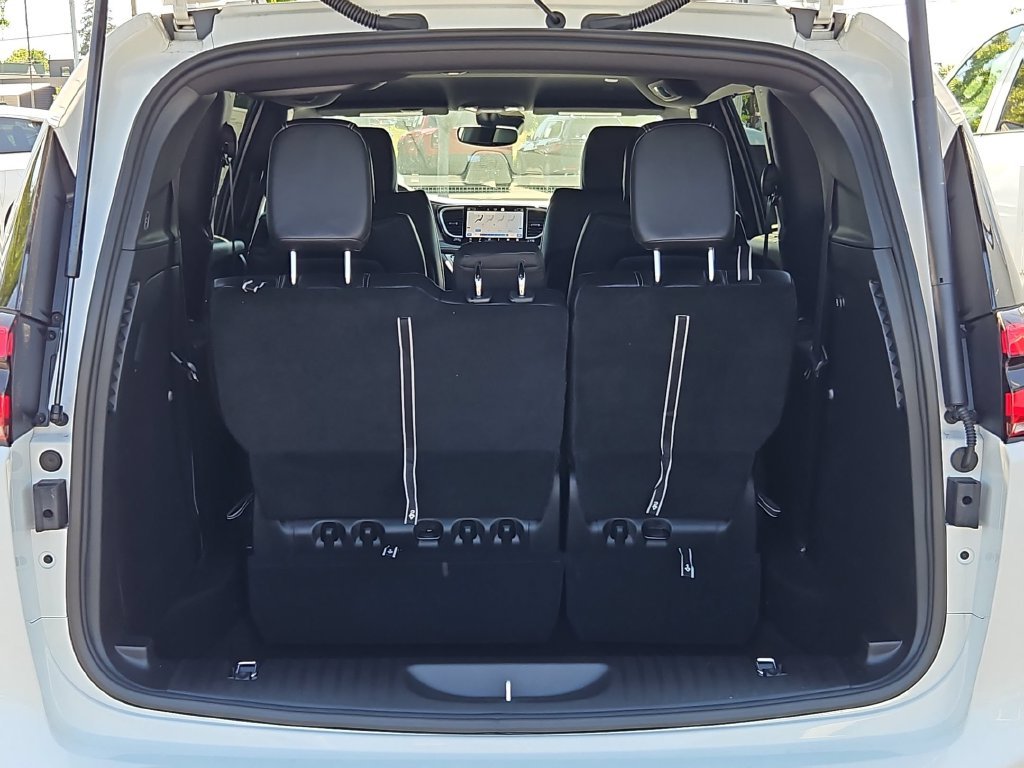 2026 Chrysler Pacifica Select - Photo 24