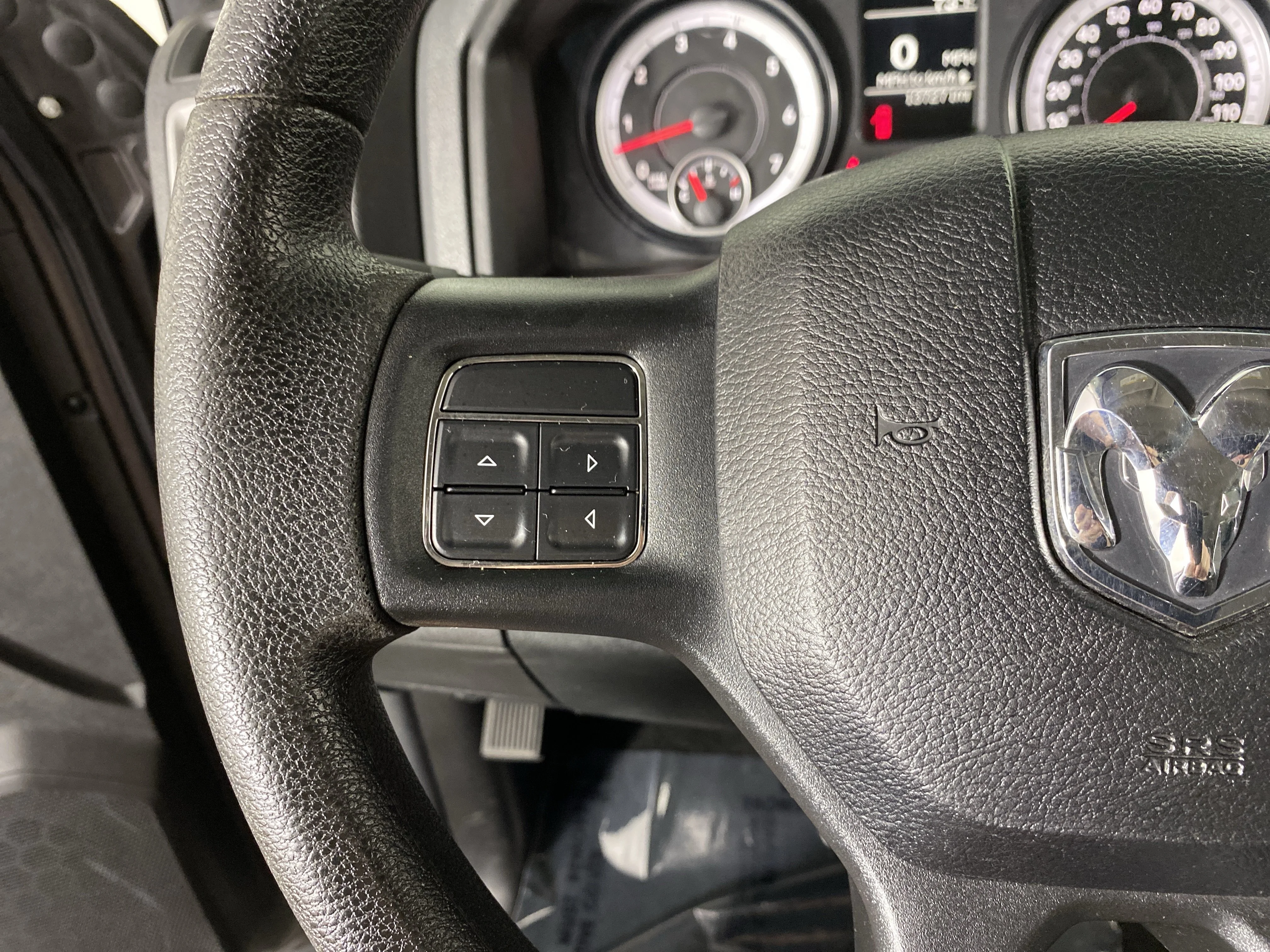 Used 2015 Granite Crystal Metallic Clearcoat Ram Express image 18