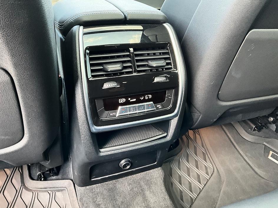 Used 2023 Black BMW M50i image 28