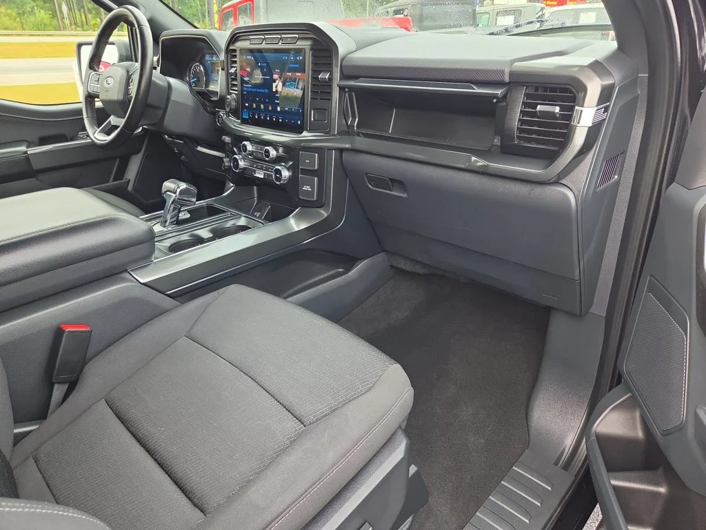 Used 2023  Ford XLT image 25