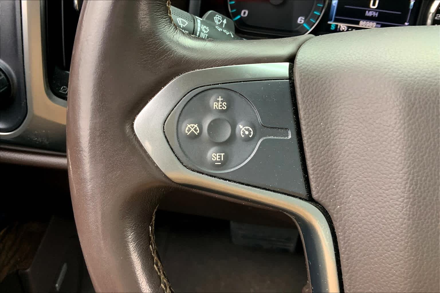Used 2016 Iridescent Pearl Tricoat Chevrolet LT image 24
