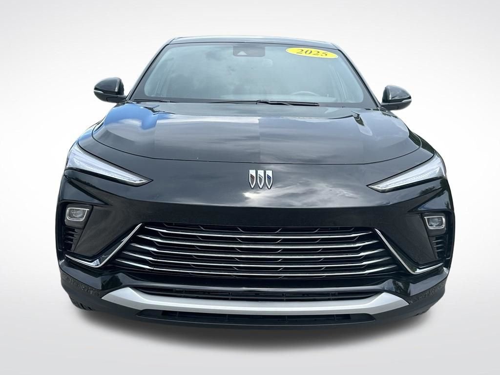 Used 2025 Black Buick Preferred image 10