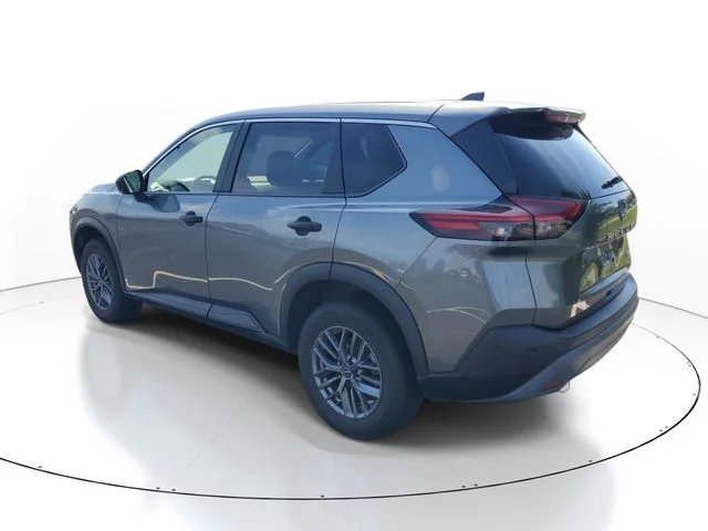 Used 2023 Gray Nissan S image 4