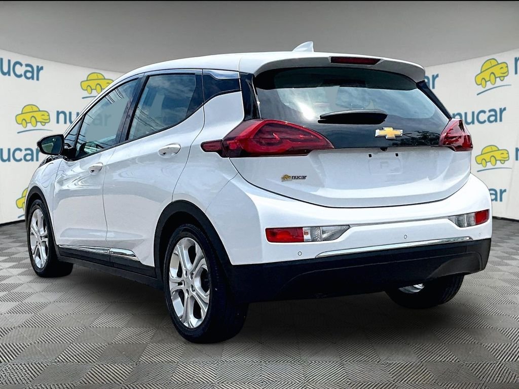 Used 2017 White Chevrolet LT image 4