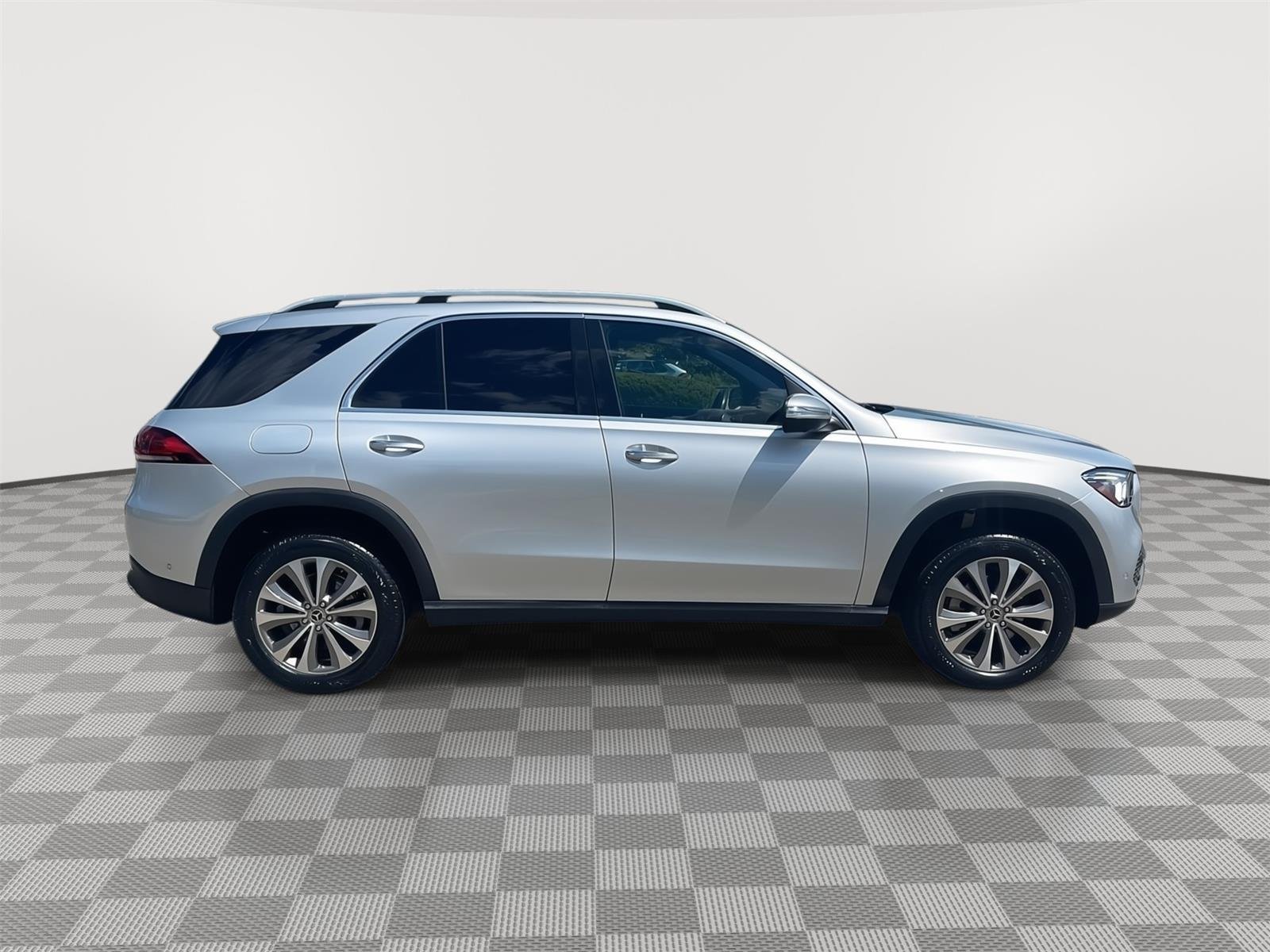 Used 2021 Iridium Silver Metallic Mercedes-Benz GLE 350 image 4