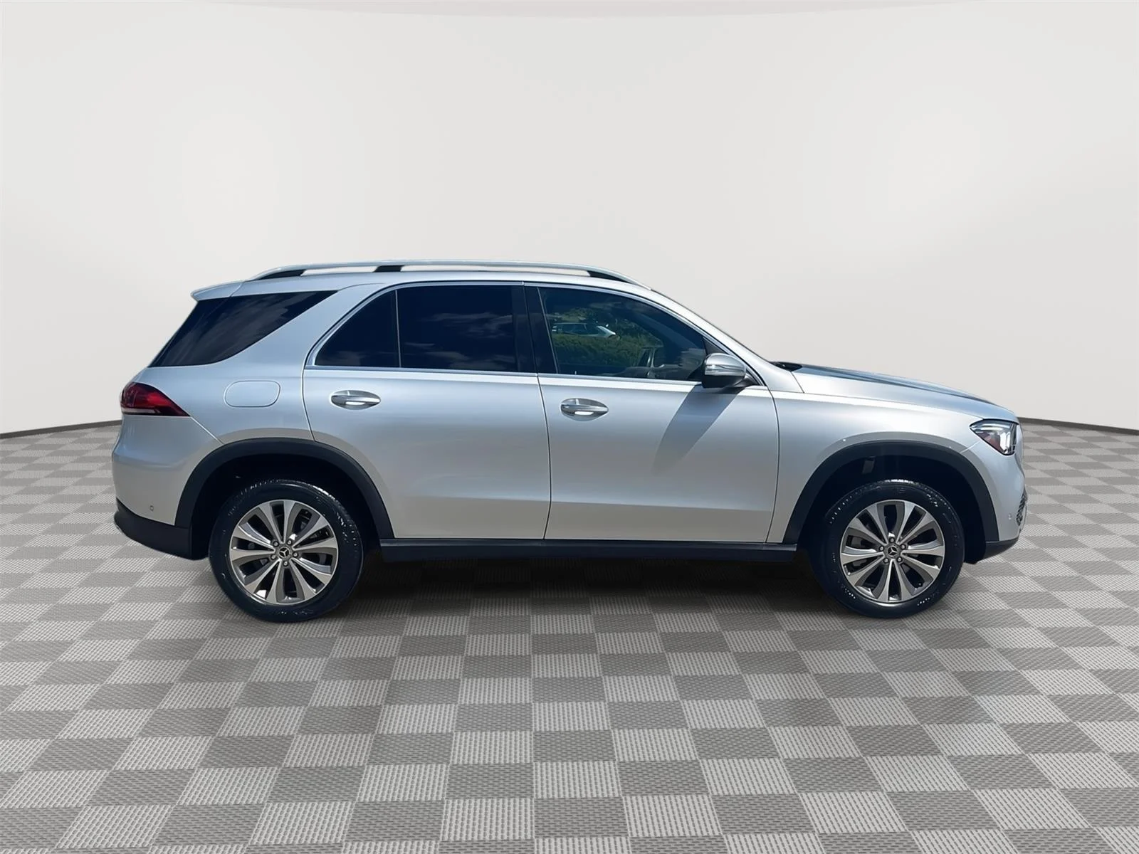Used 2021 Iridium Silver Metallic Mercedes-Benz GLE 350 image 4