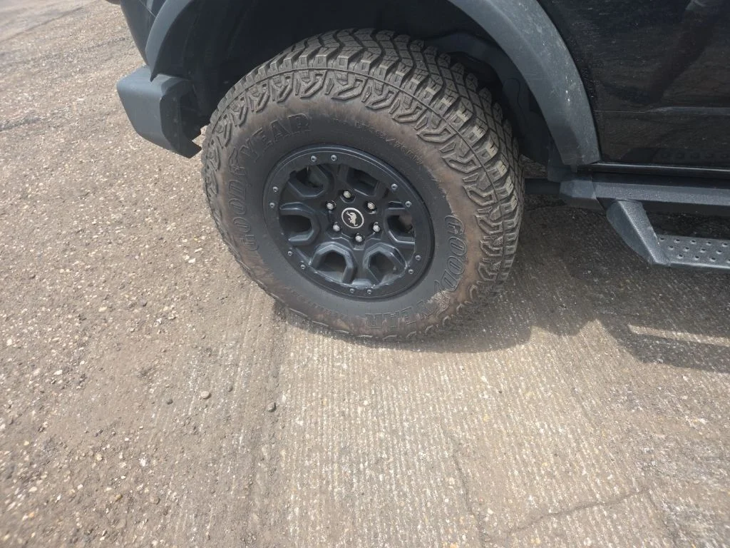 Used 2024 Black Ford Wildtrak image 11