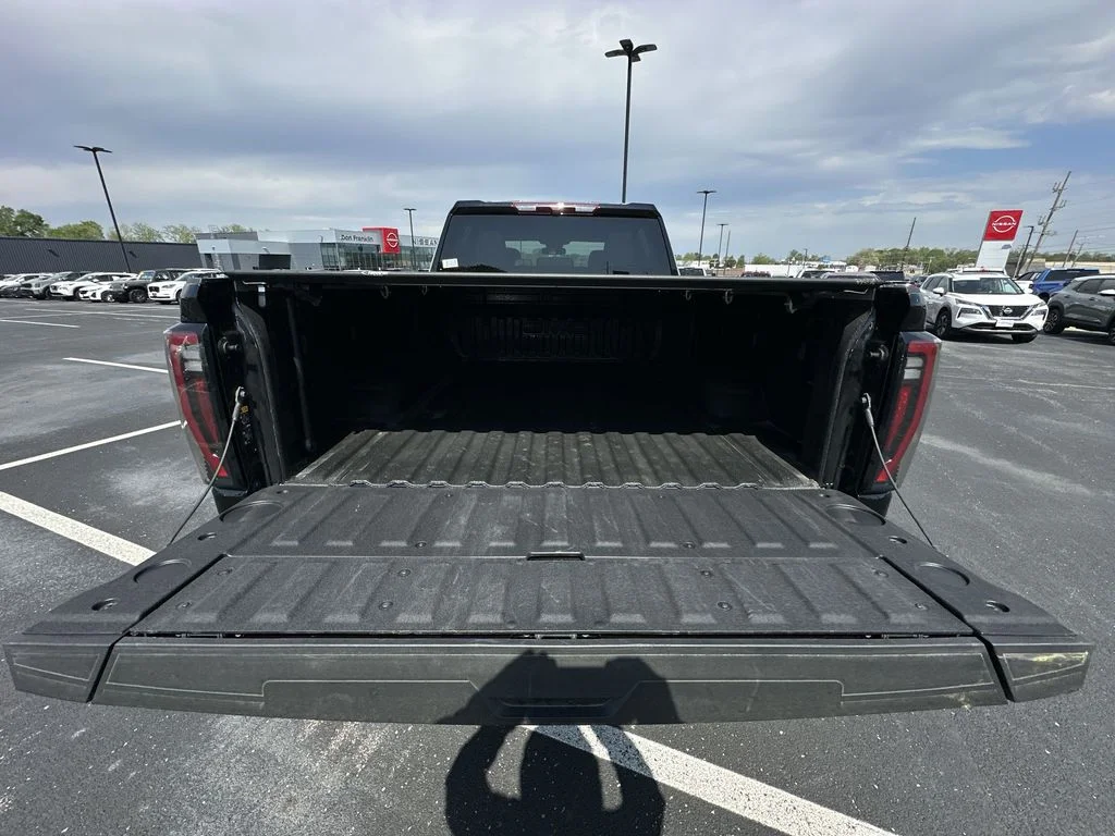 Used 2025 Black GMC AT4 image 22