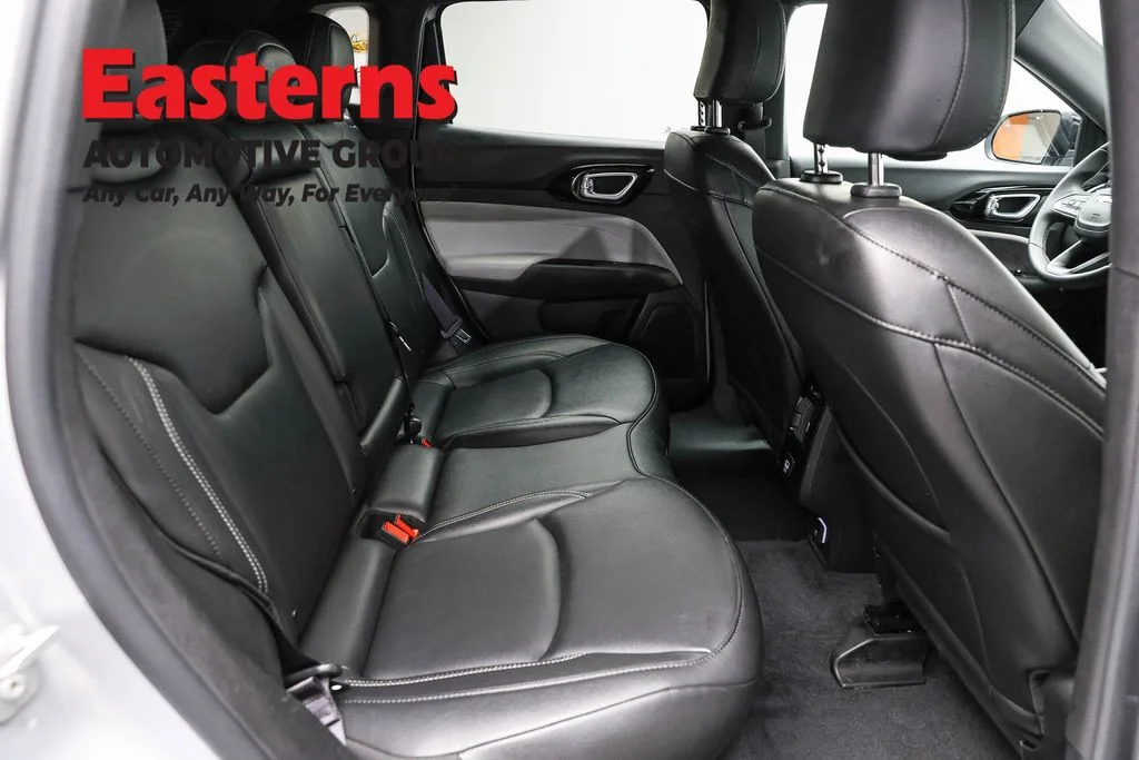 Used 2025 Silver Jeep Limited image 23