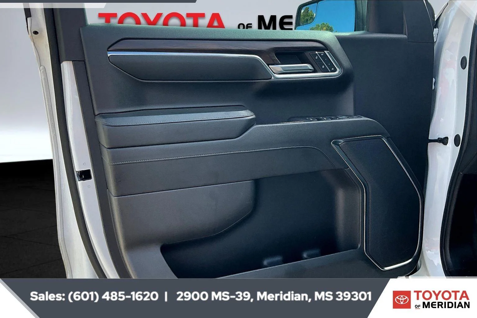 Used 2024 Summit White GMC SLT image 17