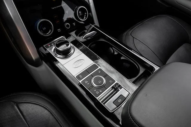 Used 2019 White Land Rover 5.0L V8 Supercharged image 34