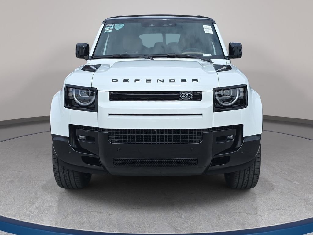New 2026 Fuji White Land Rover X-Dynamic SE image 2