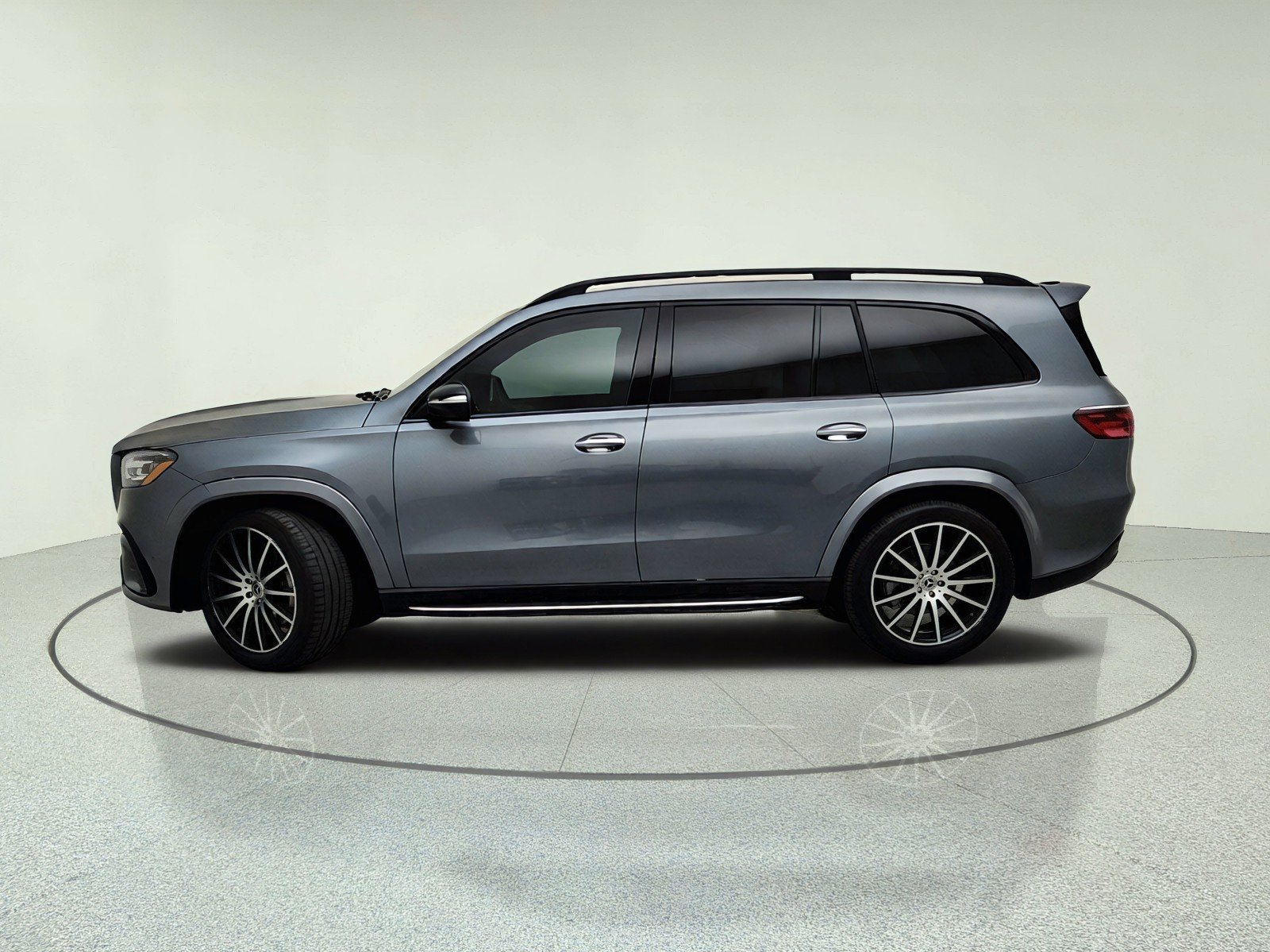 Used 2024 Selenite Grey Metallic Mercedes-Benz GLS 580 image 14