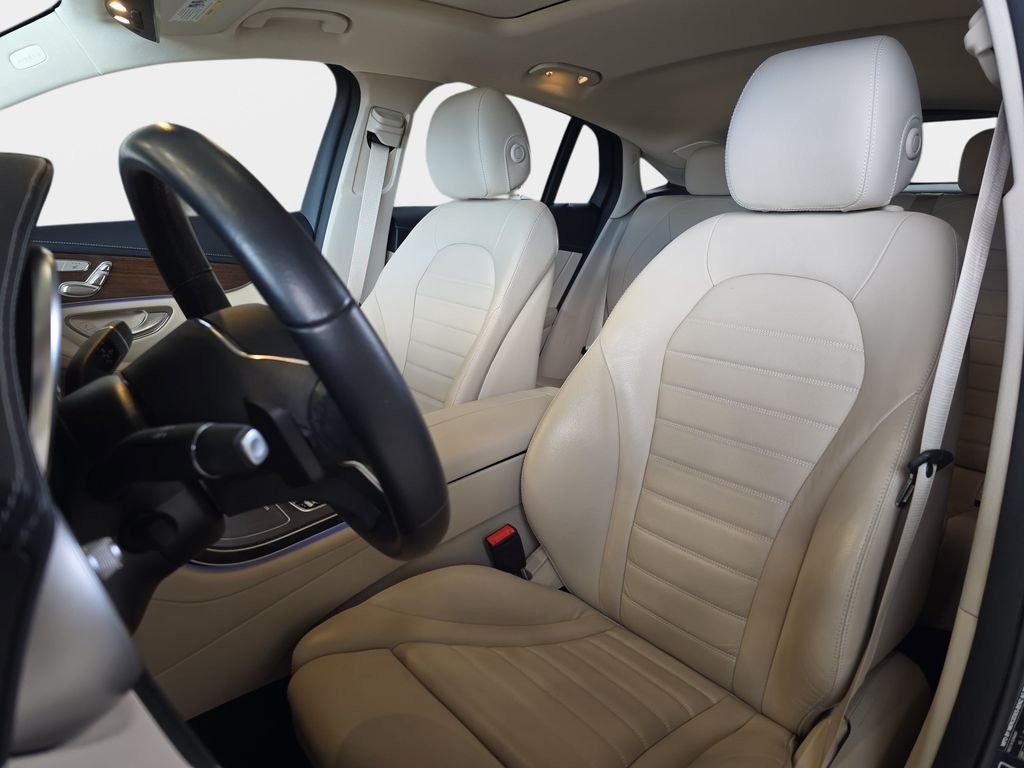 Used 2021  Mercedes-Benz GLC 300 Coupe image 17
