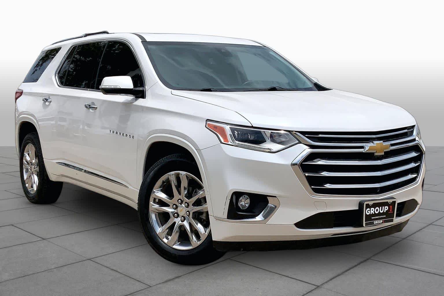 Used 2021 Iridescent Pearl Tricoat Chevrolet High Country image 3