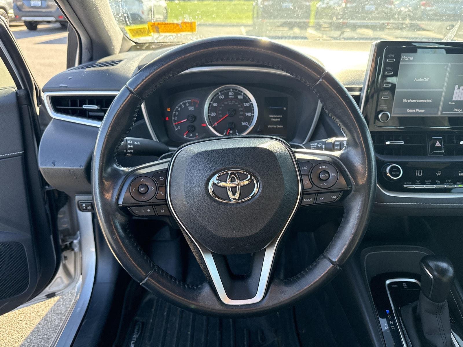 Used 2019 Classic Silver Metallic Toyota SE image 9