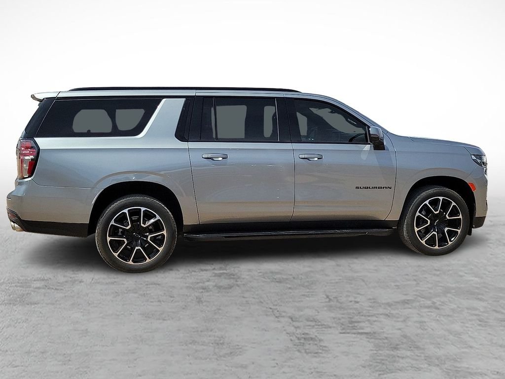 2023 Chevrolet Suburban RST - Photo 12