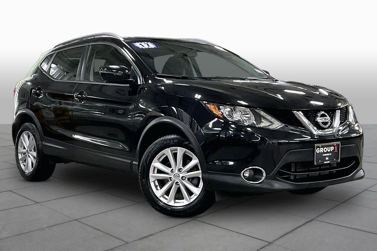 Used 2017 Magnetic Black Nissan SV image 3