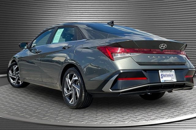 2025 Hyundai Elantra SEL - Photo 7