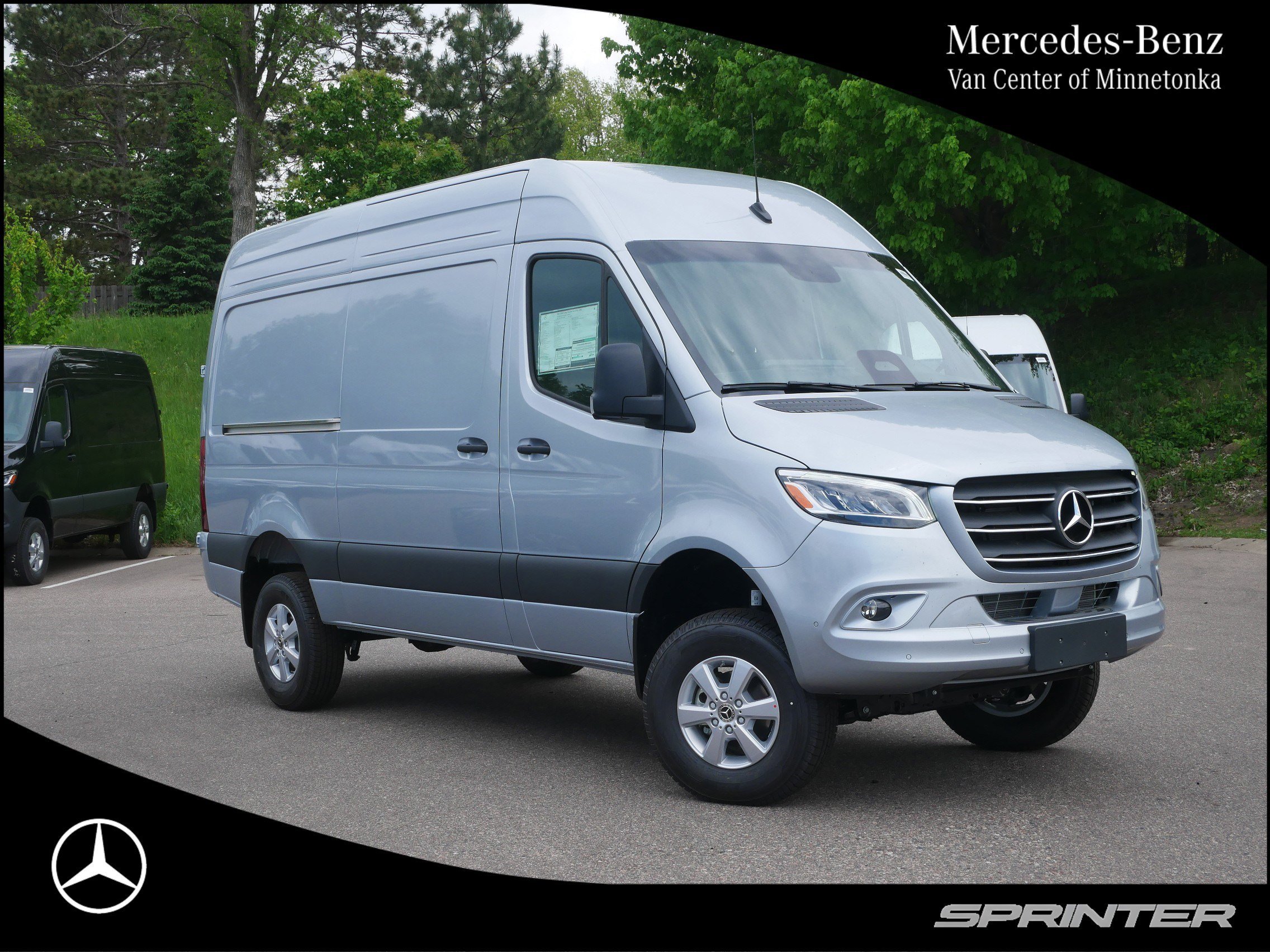 2025 Mercedes-Benz Sprinter 2500 144 WB HO Standard Roof 4x4's photo