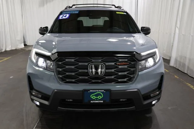Certified Used 2024 Sonic Gray Pearl Honda TrailSport image 7