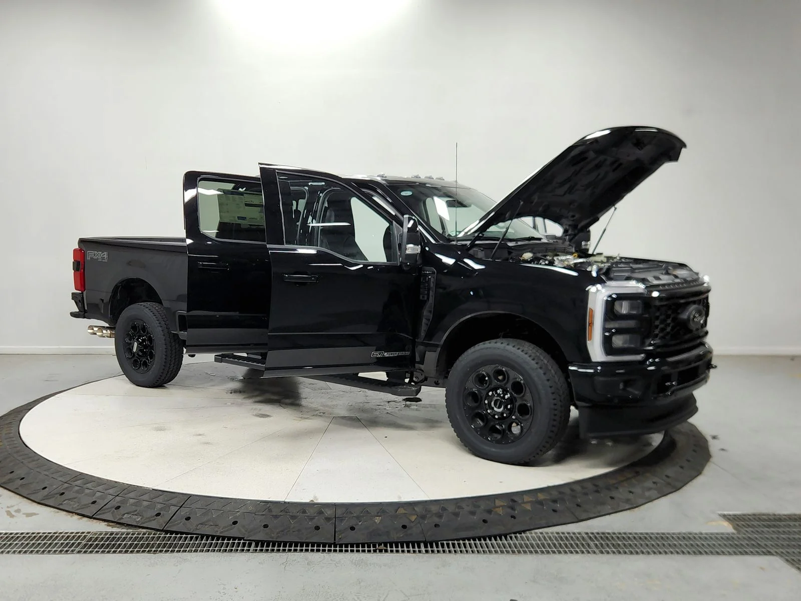 New 2026 Agate Black Metallic Ford F-250® Lariat® image 10