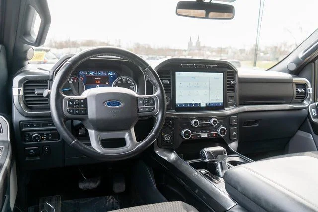 Used 2022 Black Ford XLT image 12