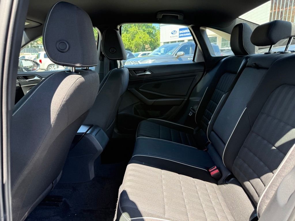 Used 2023  Volkswagen 1.5T Sport image 25