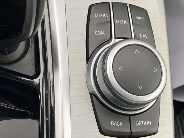 Used 2020 Black BMW sDrive30i image 18