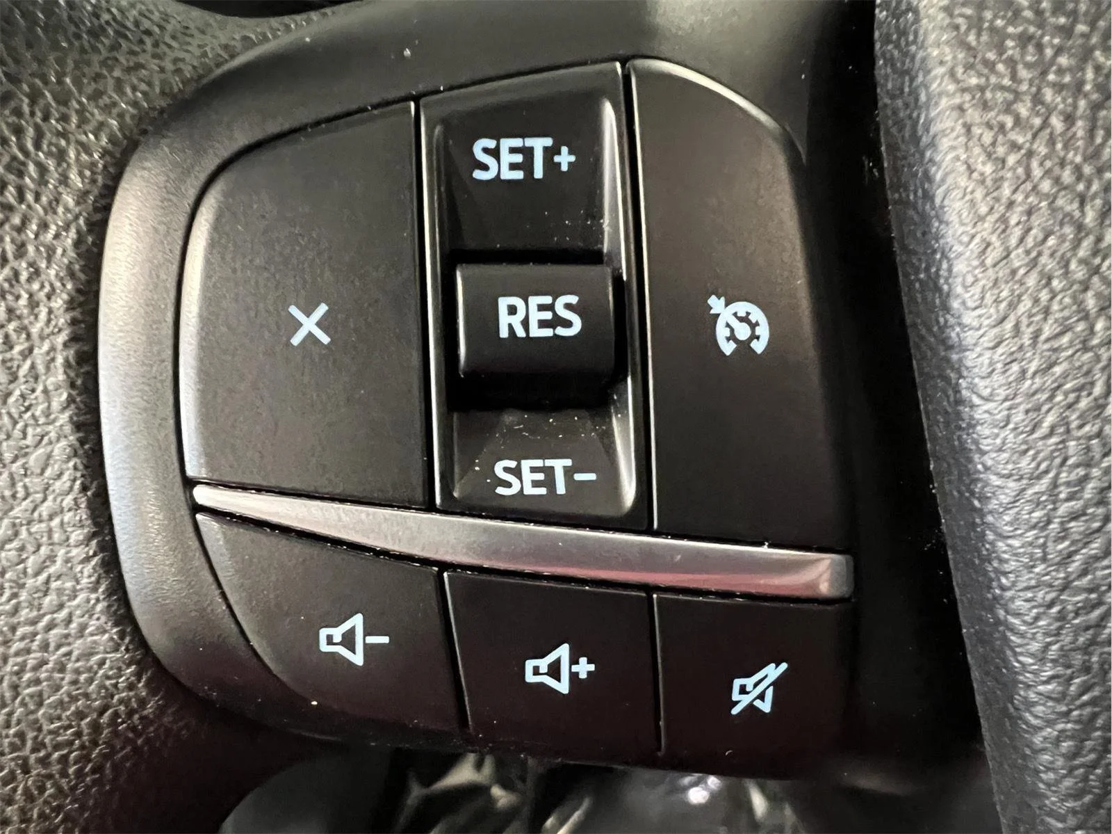 Used 2023 Oxford White Ford XLT image 16