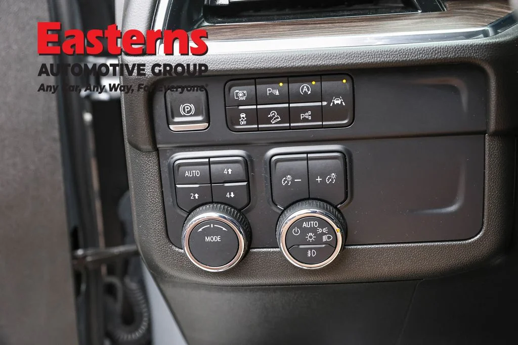 Used 2025 Gray Chevrolet Z71 image 22