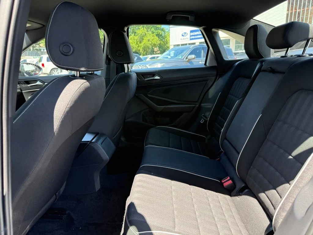 Used 2023  Volkswagen 1.5T Sport image 25