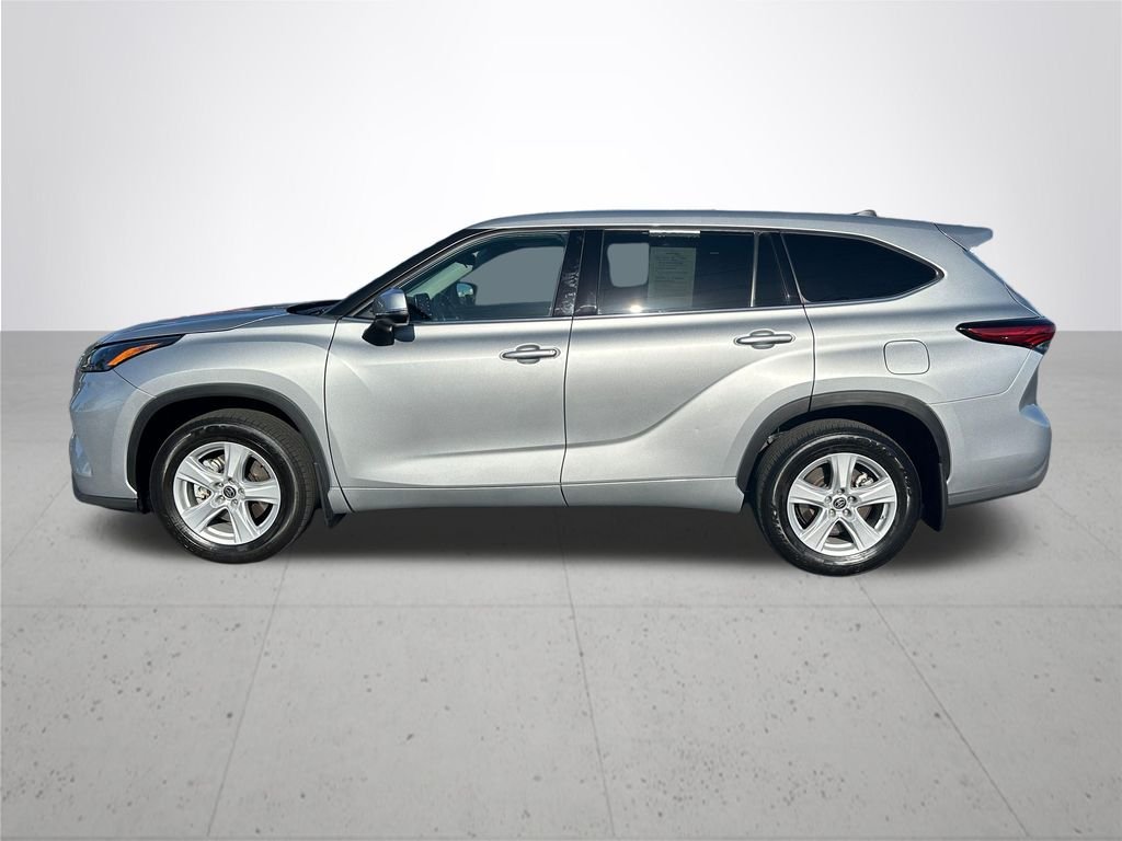 Used 2022 Celestial Silver Metallic Toyota LE image 10