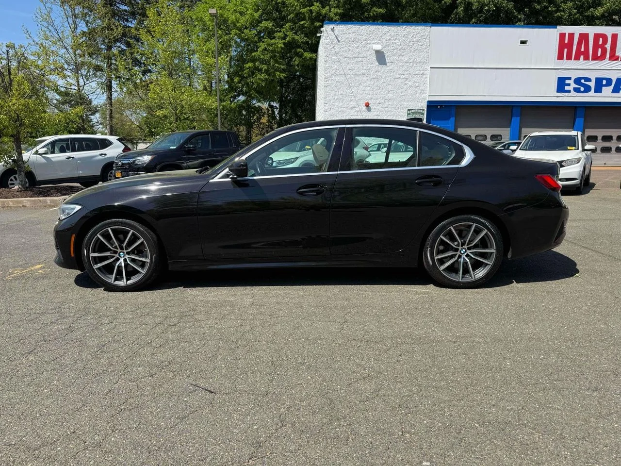 Used 2020 Jet Black BMW xDrive image 4