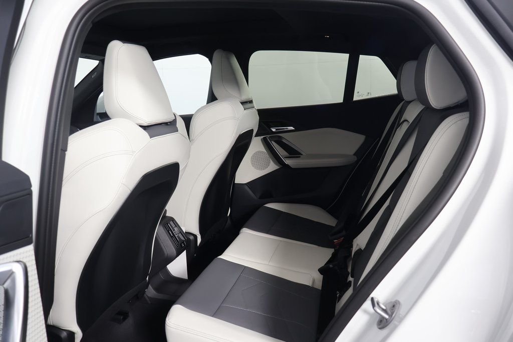 New 2026 Alpine White BMW xDrive28i image 6