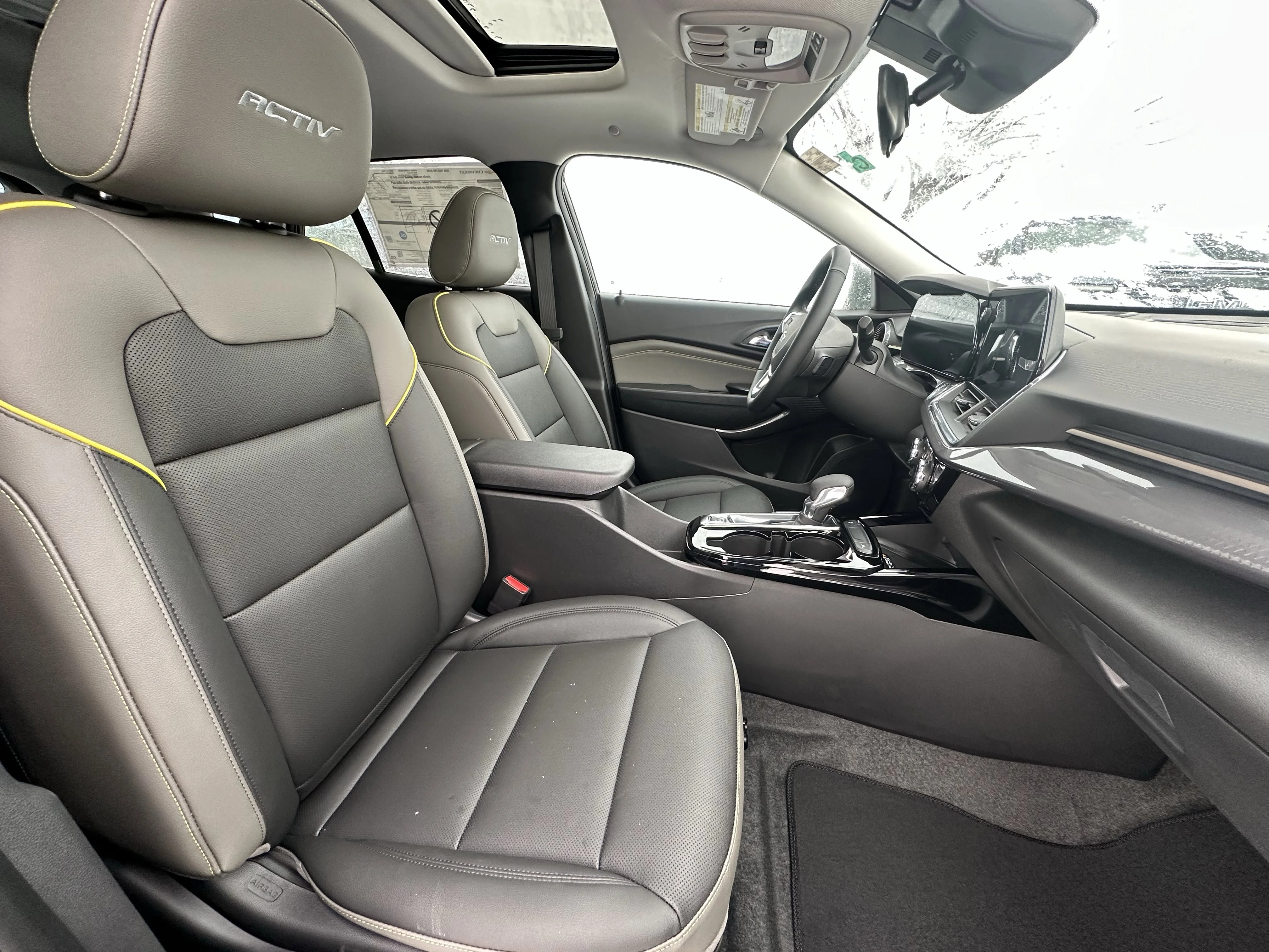 New 2026 Mosaic Black Metallic Chevrolet ACTIV image 18